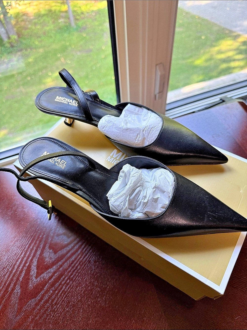 MICHAEL Michael Kors Alina Flex Kitten Pump Black & Gold US 8.5M Like New
